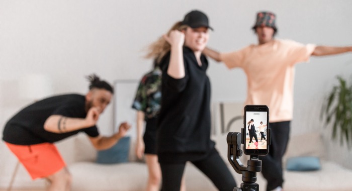 Megtiltotta a TikTok használatát a hivatali berendezéseken a cseh képviselőház és a szenátus